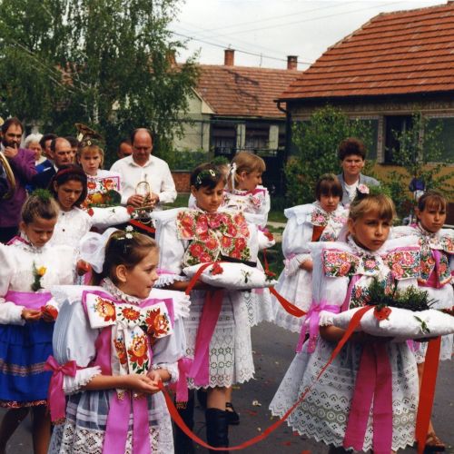 Dětský kroj